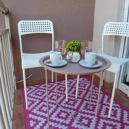 Apartamento Quiet Center Sremska Mitrovica Exterior foto