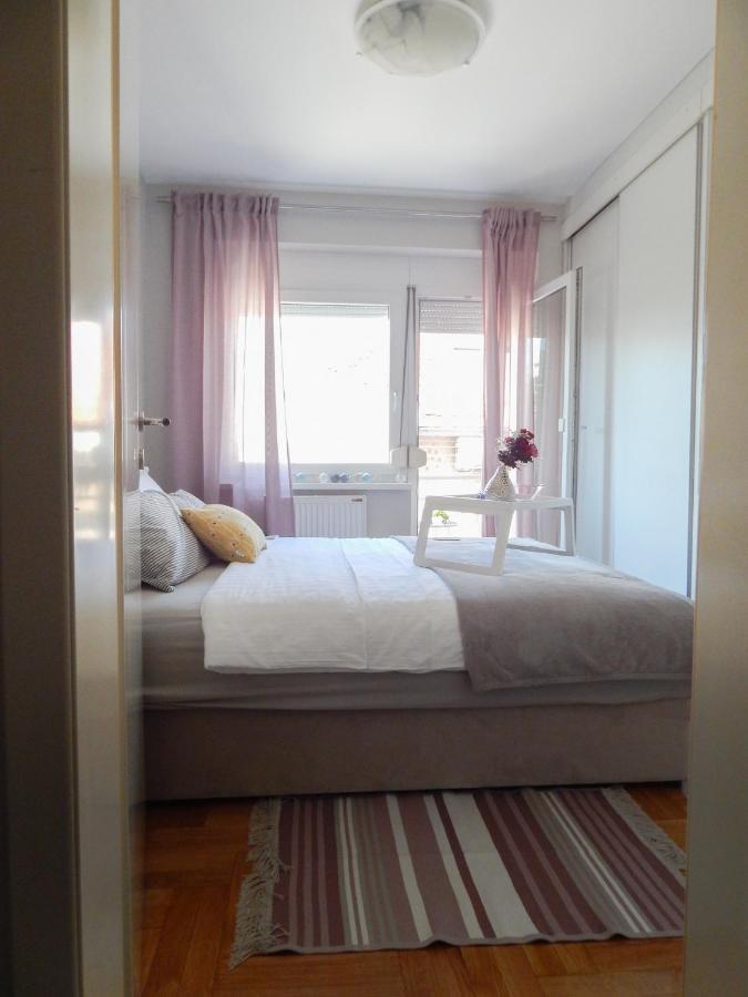 Apartamento Quiet Center Sremska Mitrovica Exterior foto