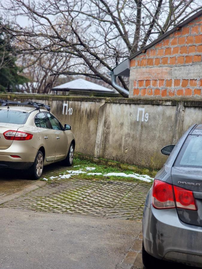 Apartamento Quiet Center Sremska Mitrovica Exterior foto