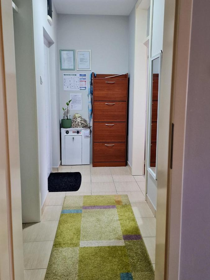 Apartamento Quiet Center Sremska Mitrovica Exterior foto