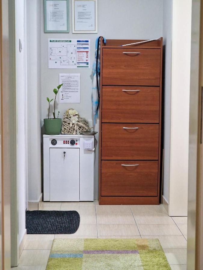 Apartamento Quiet Center Sremska Mitrovica Exterior foto